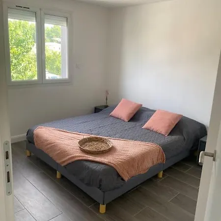 4 Avec Piscine. Villa Nîmes