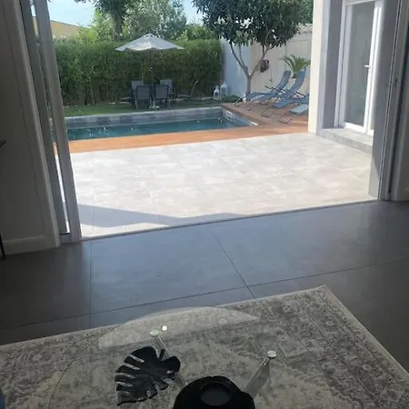 4 Avec Piscine. * Nîmes